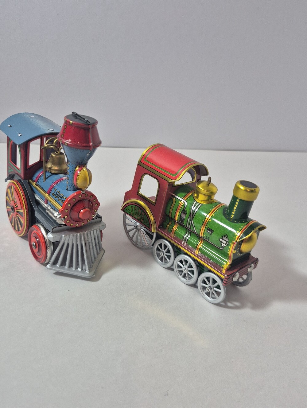 Hallmark 1982/1983 Tin Locomotive Ornament CHRISTMAS Decor